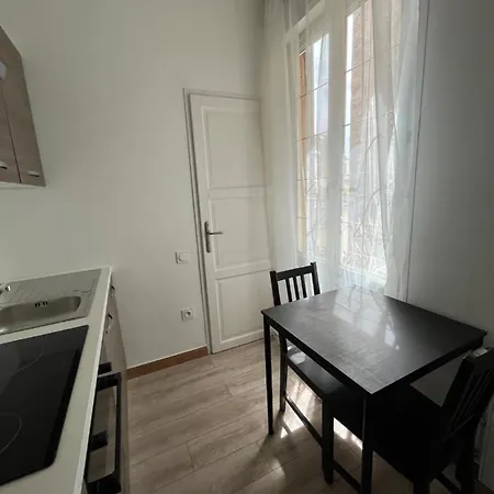 Appartement Libergier 1G, face à la Cathédrale à Reims Extérieur photo