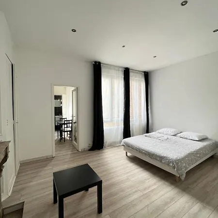 Appartement Libergier 1G, face à la Cathédrale à Reims Extérieur photo